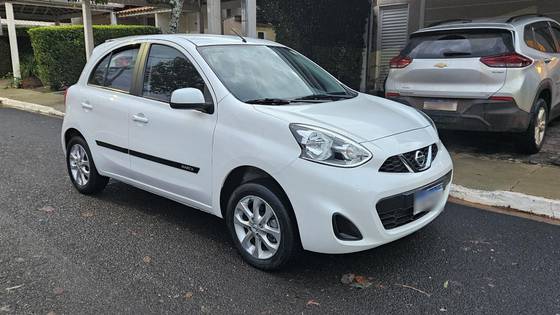 NISSAN MARCH 1.0 SV 12V FLEX 4P MANUAL NISSAN MARCH 1.0 SV 12V FLEX 4P MANUAL